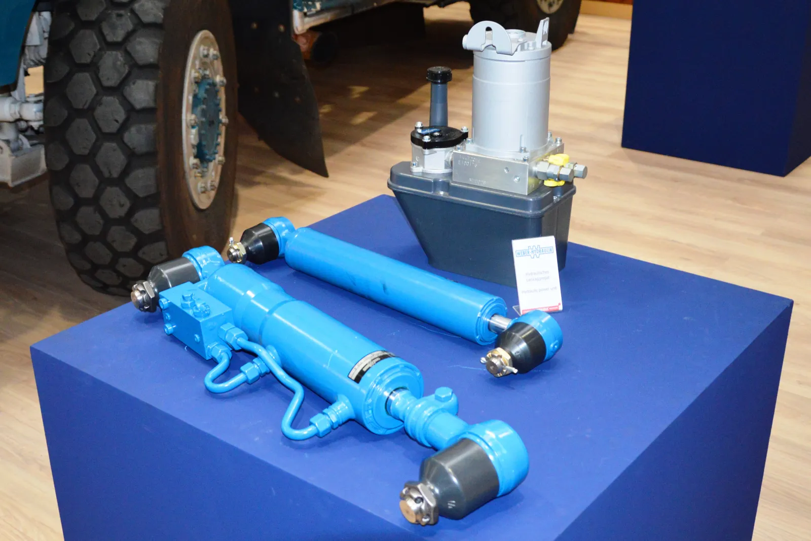 Hydraulic power unit. Hydraulisches Lenkaggregat. Spielvogel.jpg