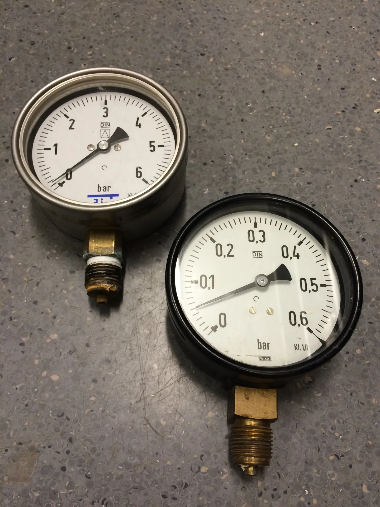 Pressure gauges.jpg