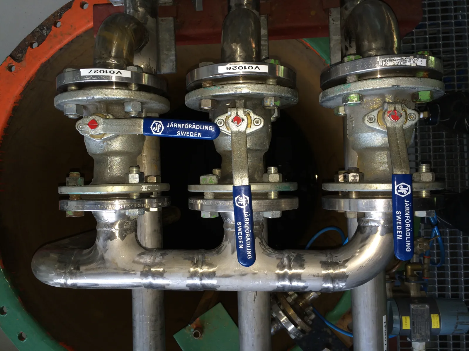 Three globe valves.jpg